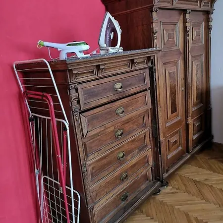 2+1, 75m2, 2 Bedrooms In The Center 1, For 6 People. Fully Furnished, Fireplace, Air Cooler-conditioning, Breakfast! 5 Min Walk To Metro&tram. 3min Walk To Wenceslas Square. Krakovska Street № 12, Nove Mesto, 1