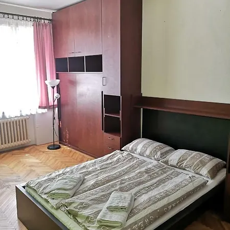 Apartment 2+1, 75m2, 2 Bedrooms In The Center 1, For 6 People. Fully Furnished, Fireplace, Air Cooler-conditioning, Breakfast! 5 Min Walk To Metro&tram. 3min Walk To Wenceslas Square. Krakovska Street № 12, Nove Mesto, 1 *